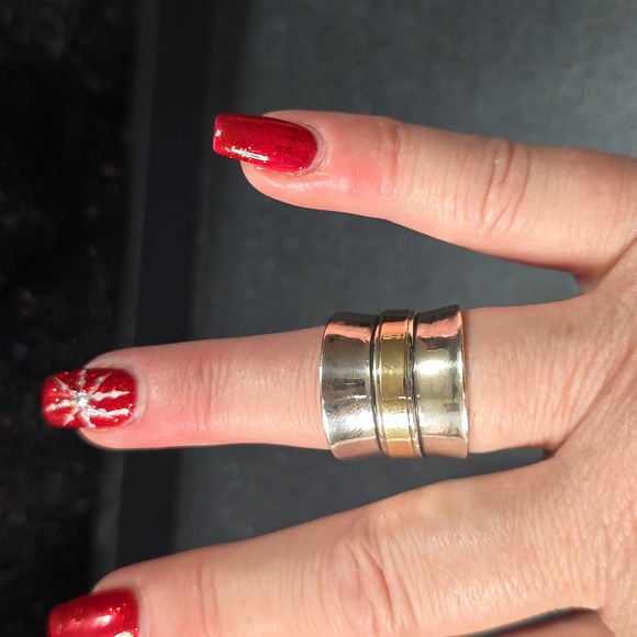 Silpada Cigar Style Ring Stamped 9.25 with gold banding around the center - Picture 5 of 8